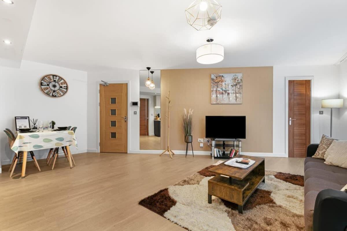 Modern 1 Bedroom Apartment In Woking Town Centre 外观 照片