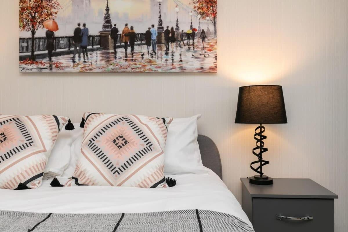Modern 1 Bedroom Apartment In Woking Town Centre 外观 照片