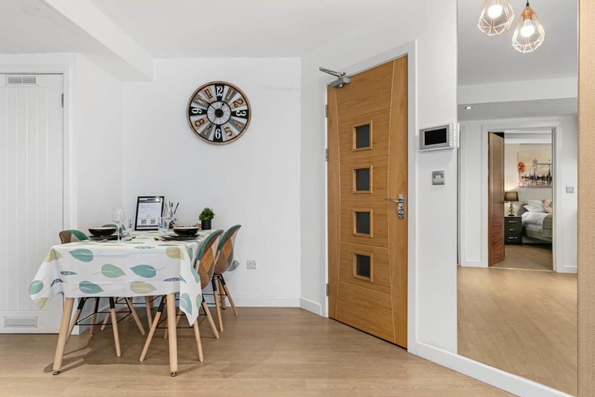 Modern 1 Bedroom Apartment In Woking Town Centre 外观 照片