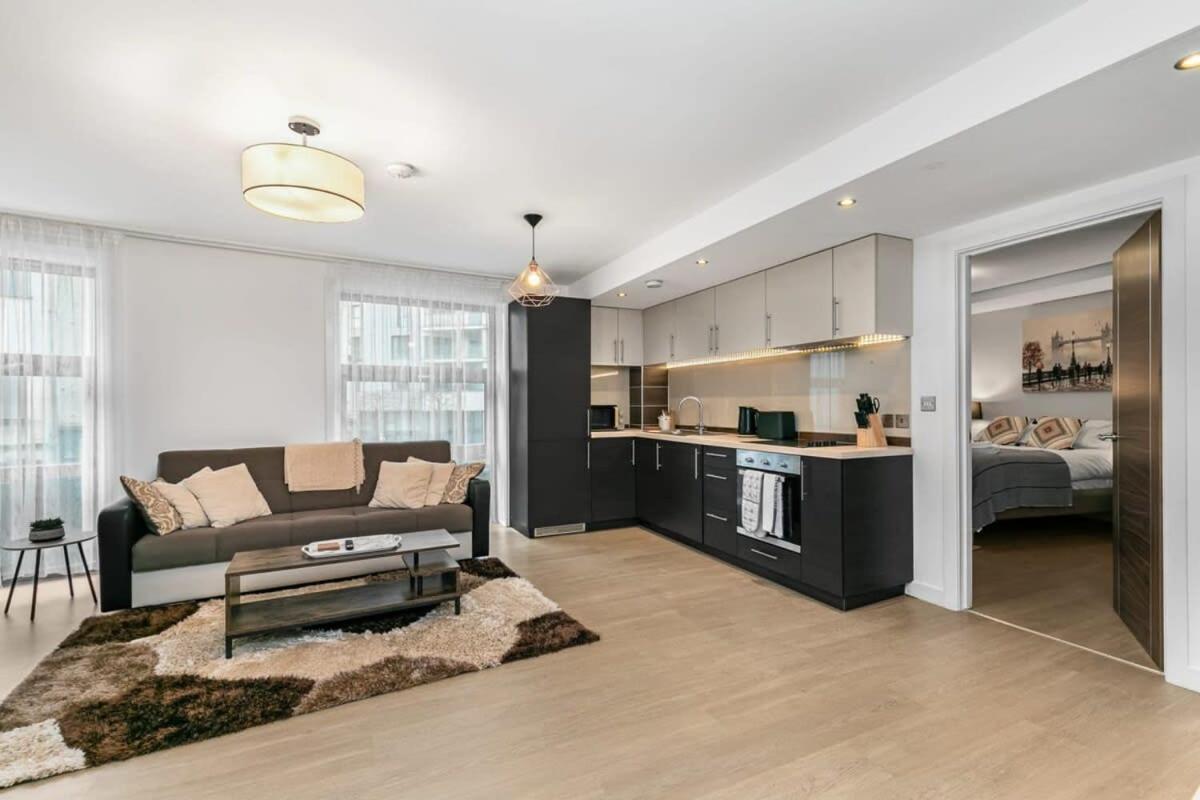 Modern 1 Bedroom Apartment In Woking Town Centre 外观 照片
